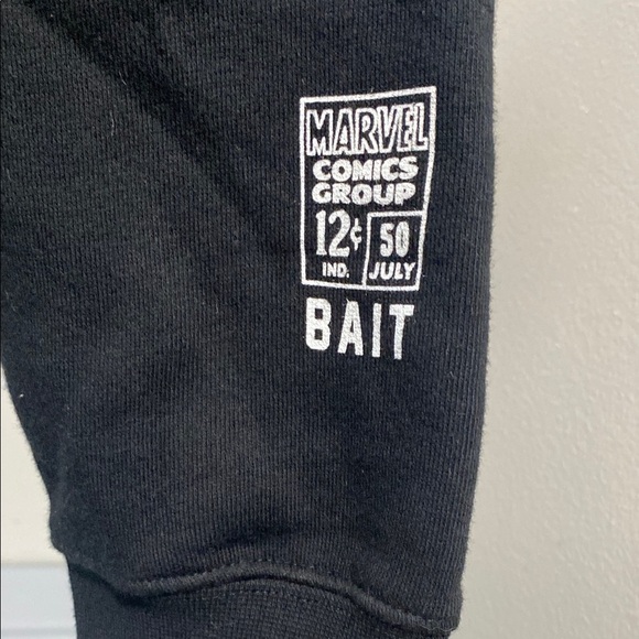 BAIT x Marvel Comics Avengers Group Men's Hoodie Size Large NWOT - Picture 2 of 5